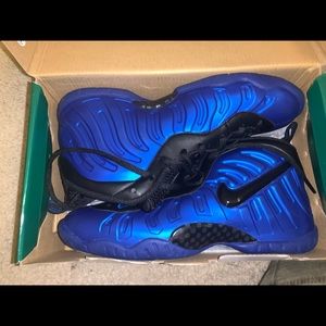 Blue and black foamposite
